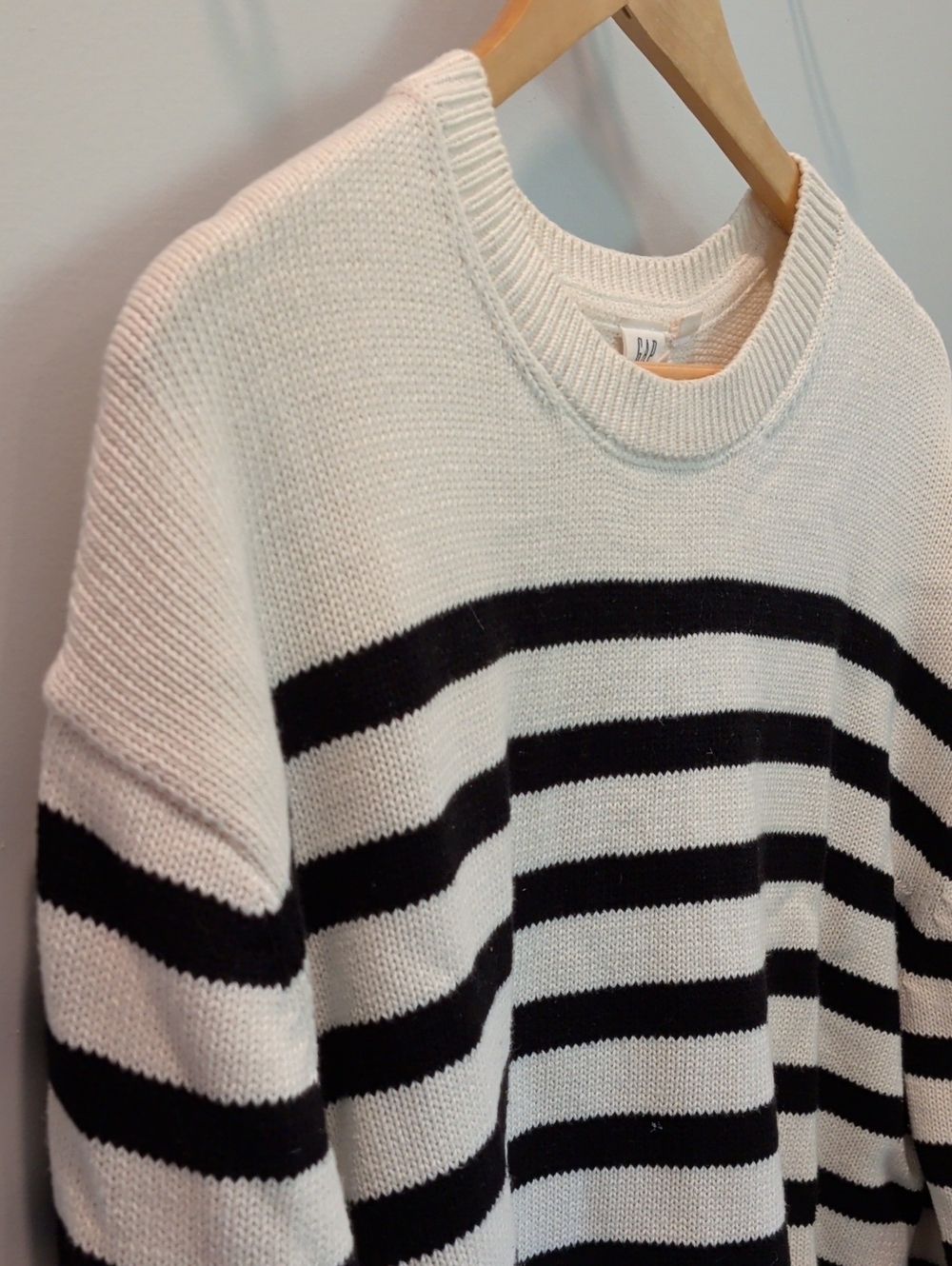 Gap Striped Black and White Sweater